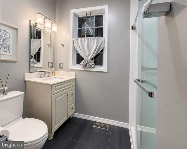 20 BURNS RD, Spring Grove, PA 17362