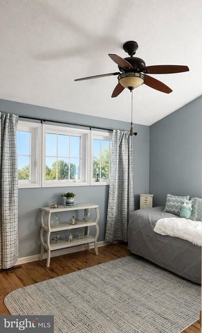 20 BURNS RD, Spring Grove, PA 17362