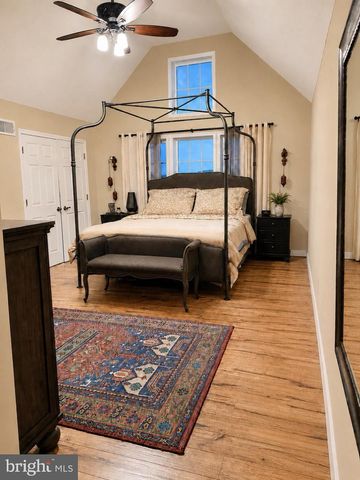 20 BURNS RD, Spring Grove, PA 17362