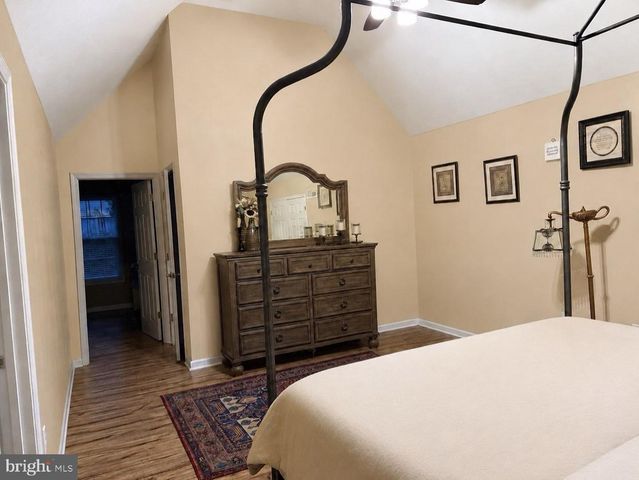 20 BURNS RD, Spring Grove, PA 17362
