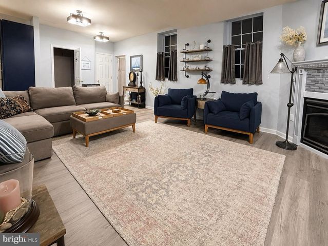 20 BURNS RD, Spring Grove, PA 17362