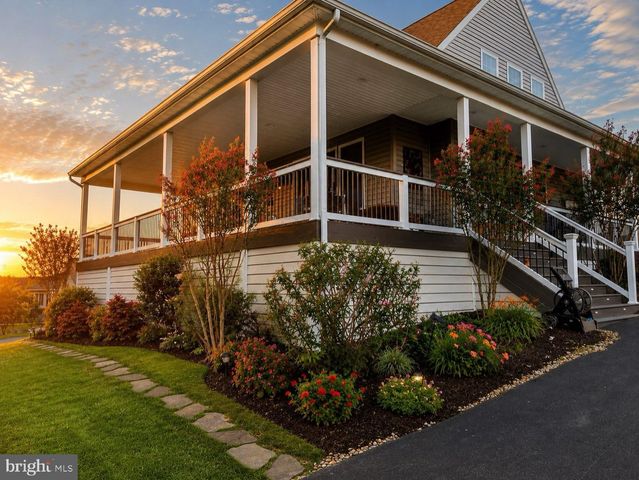 20 BURNS RD, Spring Grove, PA 17362