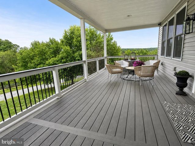 20 BURNS RD, Spring Grove, PA 17362