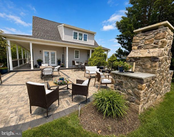 20 BURNS RD, Spring Grove, PA 17362