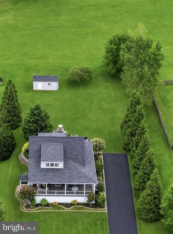 20 BURNS RD, Spring Grove, PA 17362