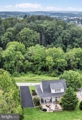 20 BURNS RD, Spring Grove, PA 17362