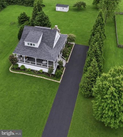 20 BURNS RD, Spring Grove, PA 17362