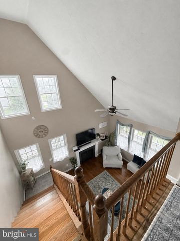 20 BURNS RD, Spring Grove, PA 17362