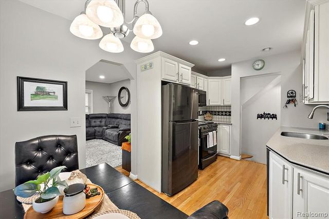 1908 Cambridge Road, Berkley, MI 48072