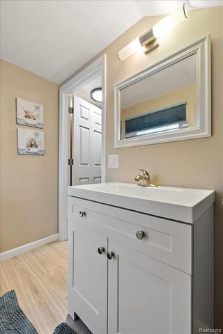 1908 Cambridge Road, Berkley, MI 48072