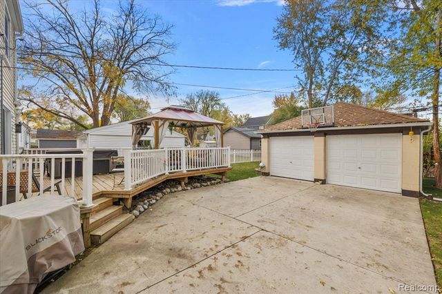 1908 Cambridge Road, Berkley, MI 48072