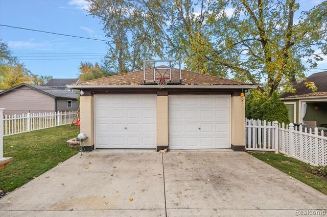 1908 Cambridge Road, Berkley, MI 48072