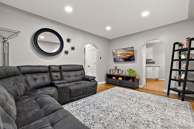 1908 Cambridge Road, Berkley, MI 48072