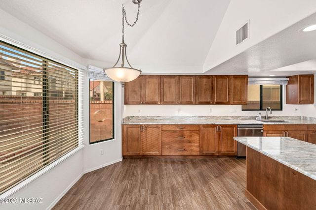 10317 N Mineral Spring Lane, Oro Valley, AZ 85737