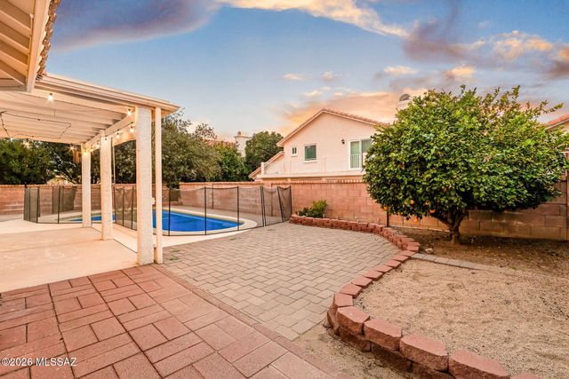 10317 N Mineral Spring Lane, Oro Valley, AZ 85737