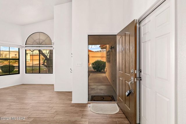 10317 N Mineral Spring Lane, Oro Valley, AZ 85737