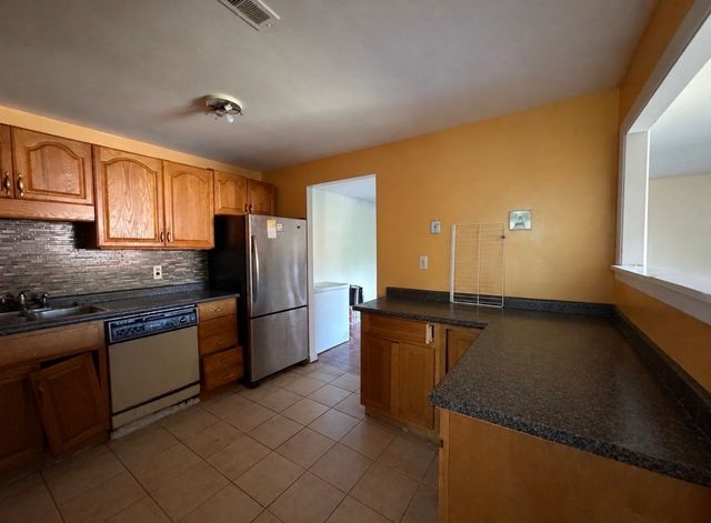 221 Oak Street 5-21, Brockton, MA 02301