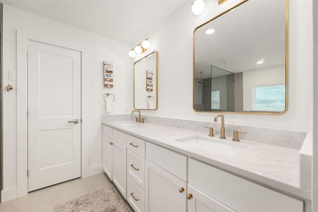 30 Willowherb Court, The Woodlands, TX 77380