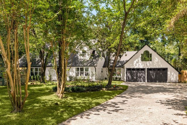 30 Willowherb Court, The Woodlands, TX 77380