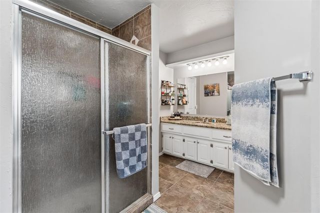 3904 Regatta Road, Yukon, OK 73099
