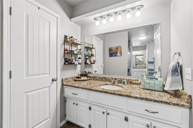 3904 Regatta Road, Yukon, OK 73099