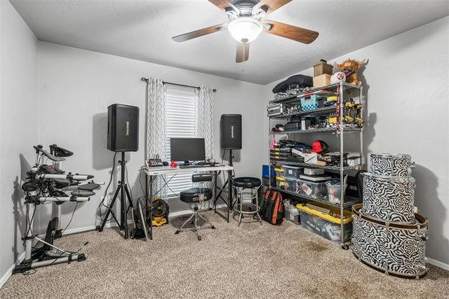 3904 Regatta Road, Yukon, OK 73099
