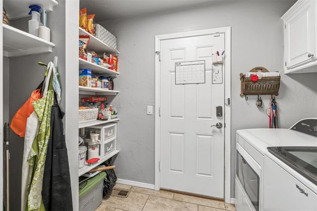 3904 Regatta Road, Yukon, OK 73099