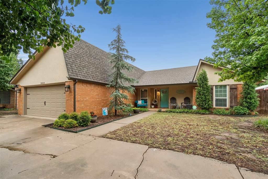 3904 Regatta Road, Yukon, OK 73099