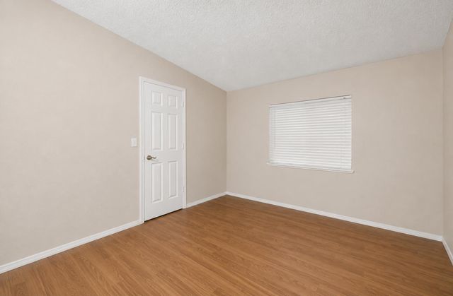 3239 W Vassar Avenue, Fresno, CA 93722
