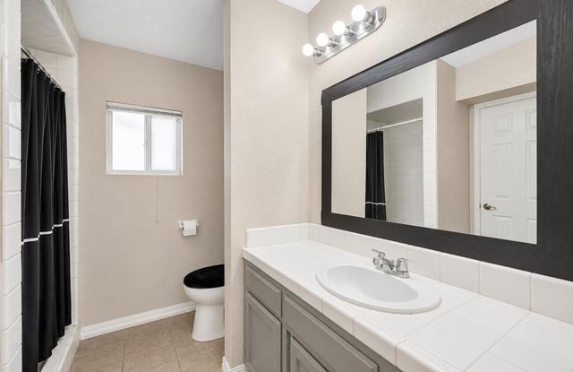 3239 W Vassar Avenue, Fresno, CA 93722