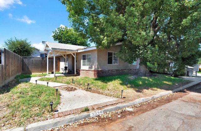 3239 W Vassar Avenue, Fresno, CA 93722