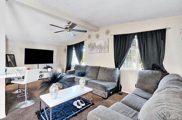 3239 W Vassar Avenue, Fresno, CA 93722