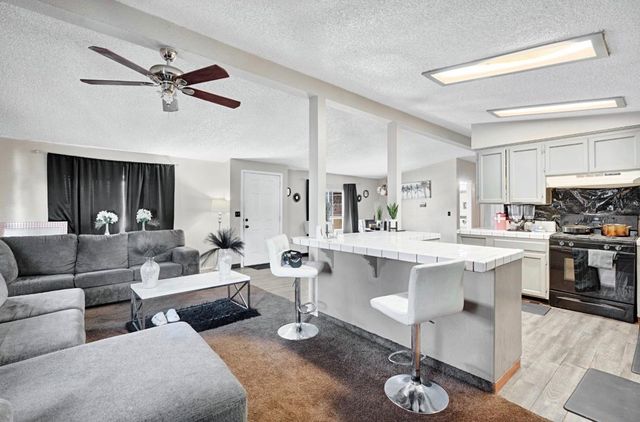 3239 W Vassar Avenue, Fresno, CA 93722