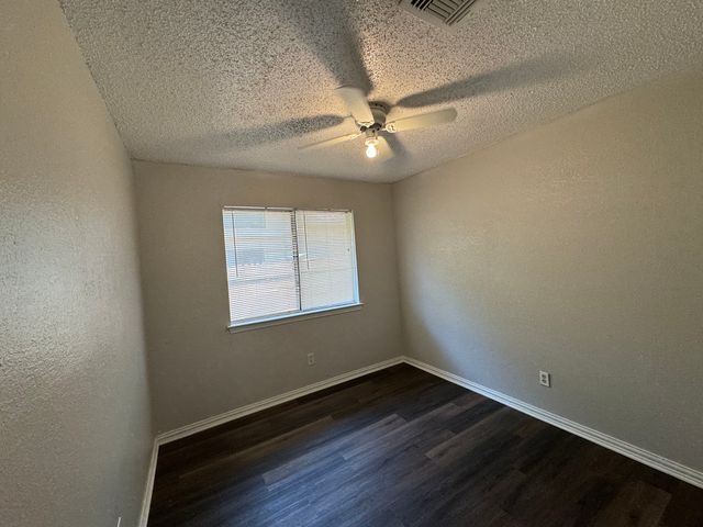 6511 Devine Drive, Arlington, TX 76001