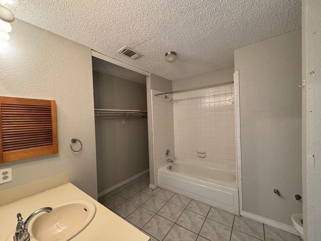 6511 Devine Drive, Arlington, TX 76001