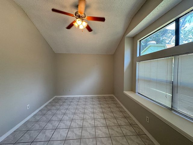 6511 Devine Drive, Arlington, TX 76001