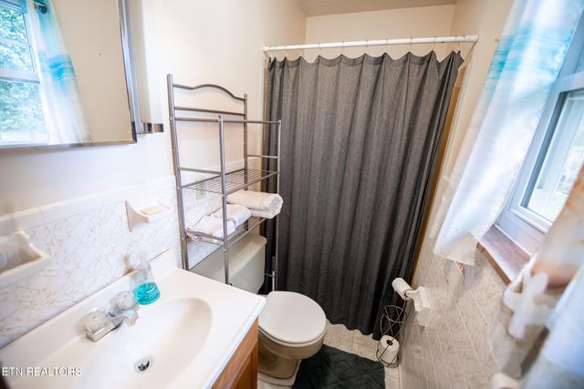 131 Helms Drive, Madisonville, TN 37354