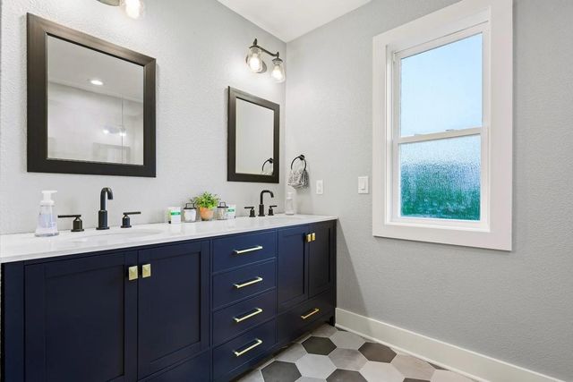 3700 N Hideaway LN, Lago Vista, TX 78645