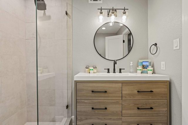 3700 N Hideaway LN, Lago Vista, TX 78645