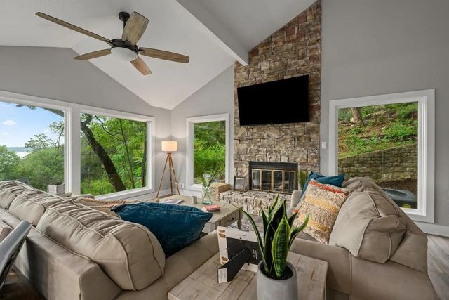 3700 N Hideaway LN, Lago Vista, TX 78645