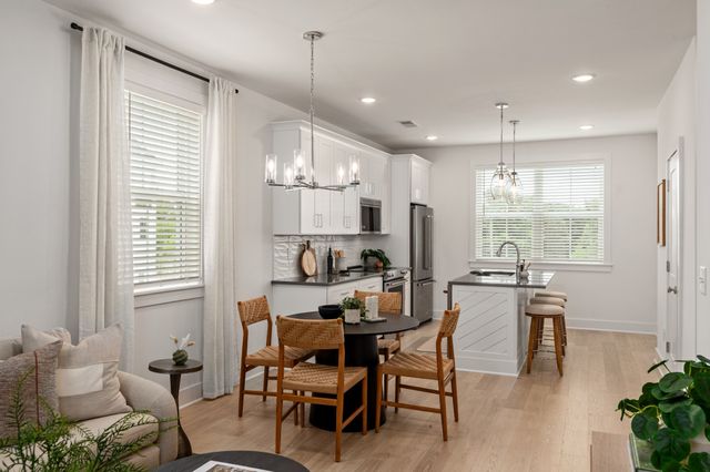 209 Straton Ln, Nashville, TN 37216