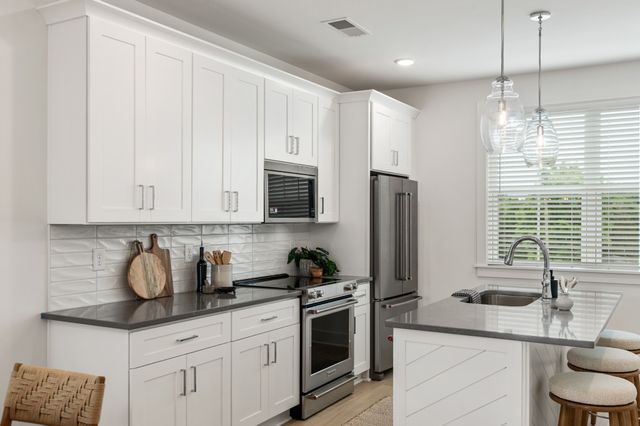 209 Straton Ln, Nashville, TN 37216