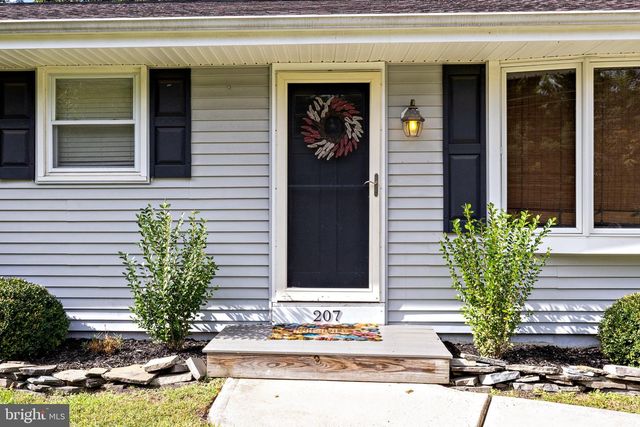 207 W ELM AVE, Berlin, NJ 08009