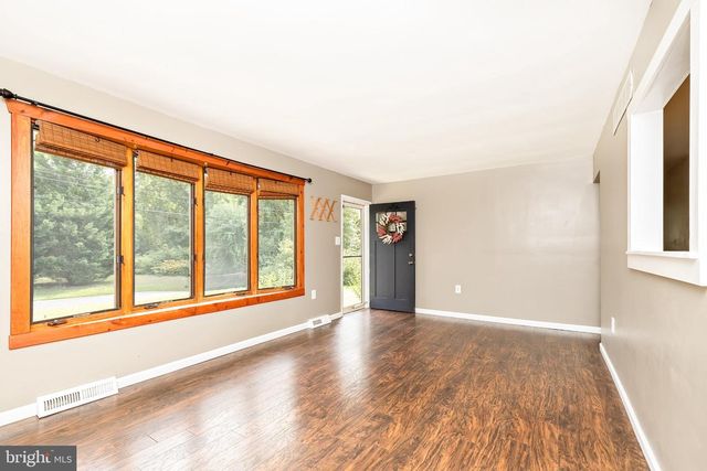 207 W ELM AVE, Berlin, NJ 08009