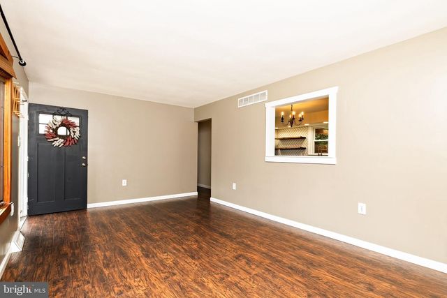 207 W ELM AVE, Berlin, NJ 08009