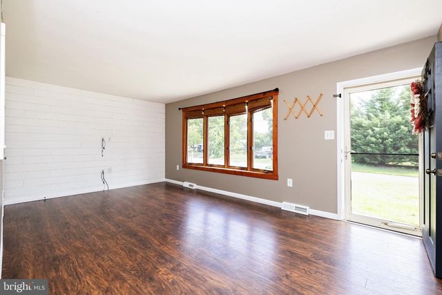 207 W ELM AVE, Berlin, NJ 08009