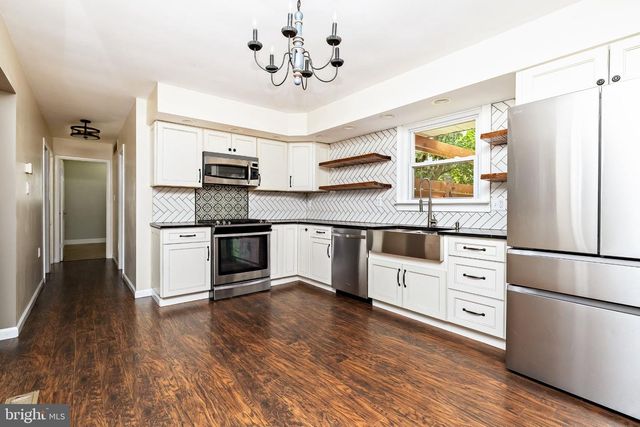 207 W ELM AVE, Berlin, NJ 08009
