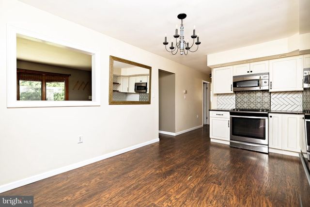 207 W ELM AVE, Berlin, NJ 08009
