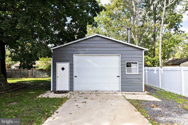 207 W ELM AVE, Berlin, NJ 08009