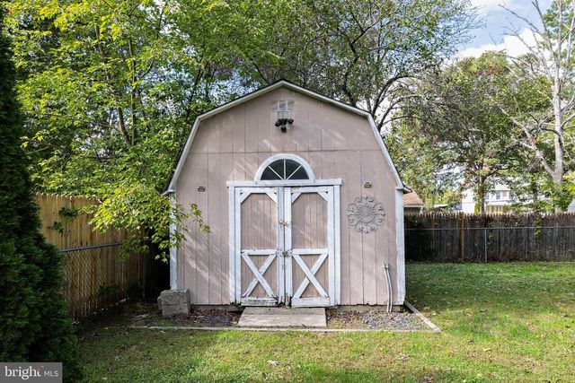 207 W ELM AVE, Berlin, NJ 08009